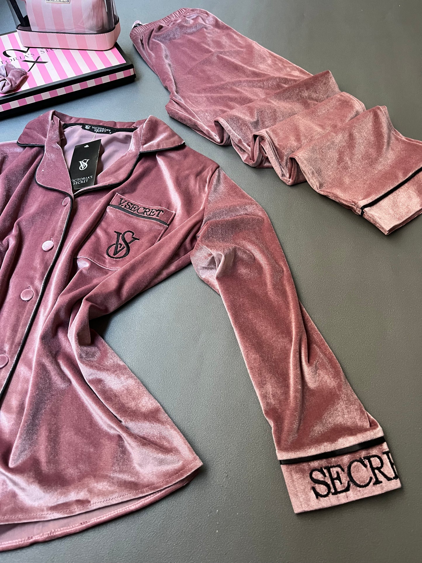 Victoria secret pembe kadife takım