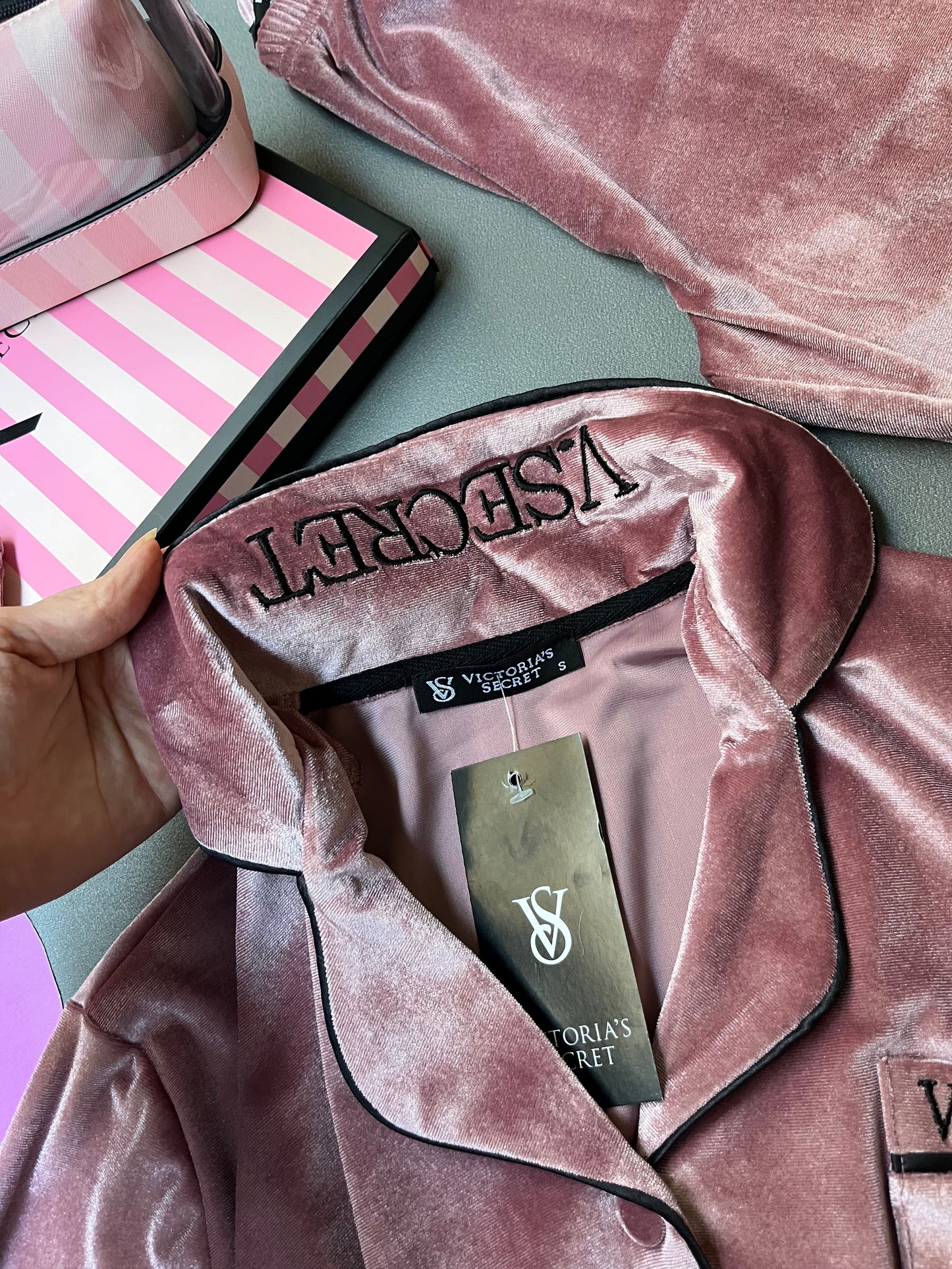 Victoria secret pembe kadife takım